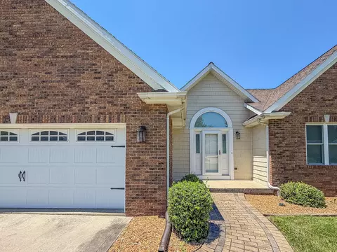 Exterior - 17 Lafayette Mdw, Mattoon, IL 61938 photo 2 of 10