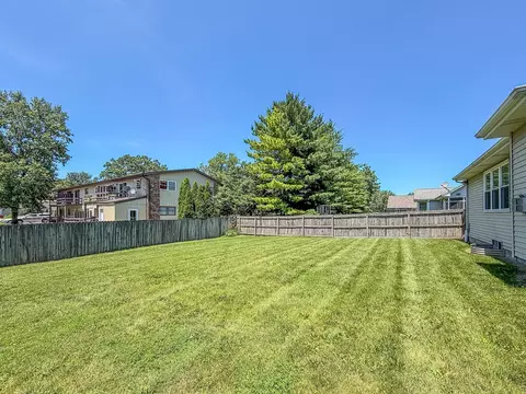Exterior - 17 Lafayette Mdw, Mattoon, IL 61938 photo 9 of 10