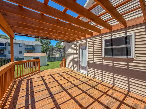 Exterior - 17 Lafayette Mdw, Mattoon, IL 61938 photo 5 of 10