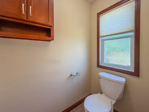 Bath - 17 Lafayette Mdw, Mattoon, IL 61938 photo 2 of 6