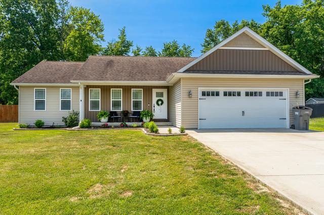 6123 Chandler Dr, Carterville, IL 62918