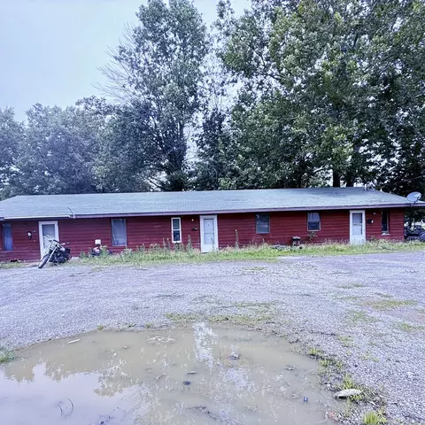 110 Clark St, Harrisburg, IL 62946