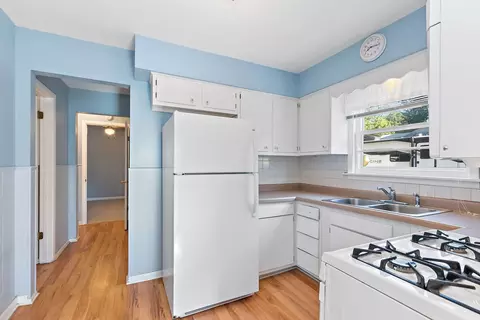 315 E 2nd St, East Dundee, IL 60118 photo 4