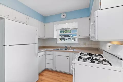 315 E 2nd St, East Dundee, IL 60118 photo 5