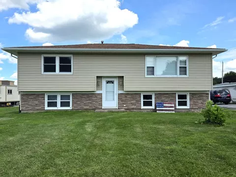 113 1st St, Coal Valley, IL 61240