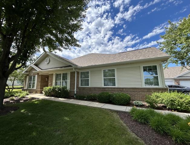 21561 Wolf Lake Ct, Crest Hill, IL 60403