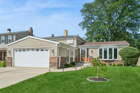836 Napa St, Carol Stream, IL 60188