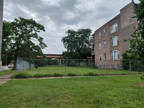 322 E 60th St, Chicago, IL 60637 photo 1