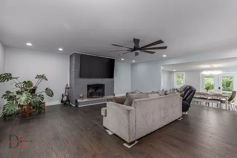 Living - 2531 E 1669th Rd, Ottawa, IL 61350 photo 3 of 3
