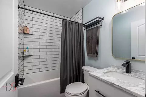 Bath - 2531 E 1669th Rd, Ottawa, IL 61350 photo 5 of 8