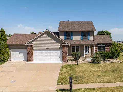 11 Jacob Dr, Eldridge, IA 52748