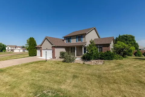 11 Jacob Dr, Eldridge, IA 52748 photo 9