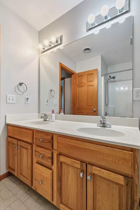 11 Jacob Dr, Eldridge, IA 52748 photo 35