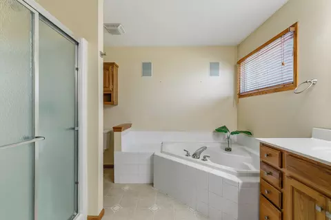 11 Jacob Dr, Eldridge, IA 52748 photo 27