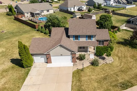 11 Jacob Dr, Eldridge, IA 52748 photo 7