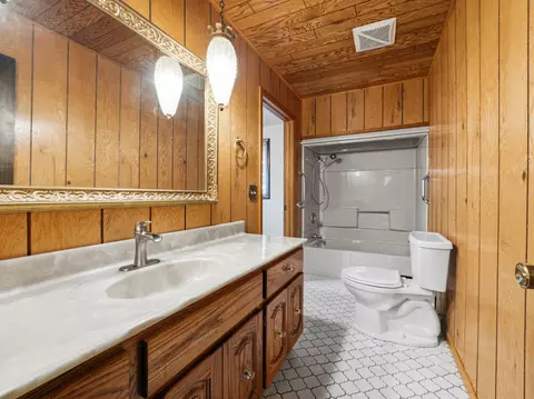Bath - 110 Jan St, Manhattan, IL 60442 photo 1 of 2