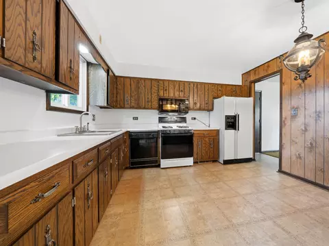 Kitchen - 110 Jan St, Manhattan, IL 60442 photo 2 of 4