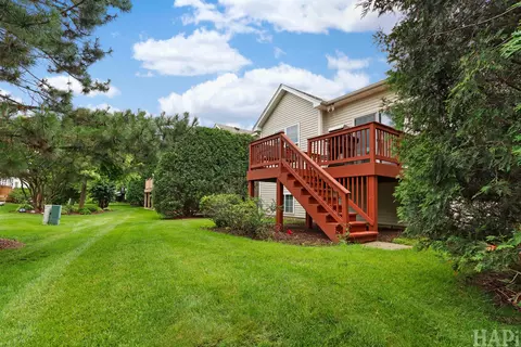 Exterior - 5952 Leeds Rd, Hoffman Estates, IL 60192 photo 2 of 6