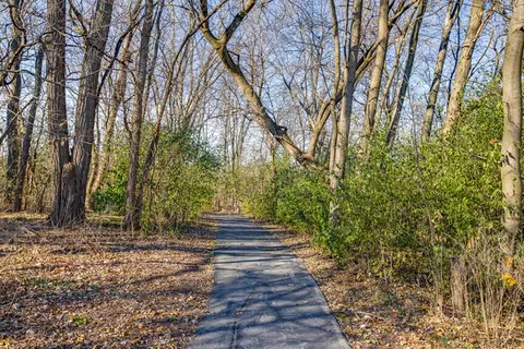 Other - 5952 Leeds Rd, Hoffman Estates, IL 60192 photo 10 of 11