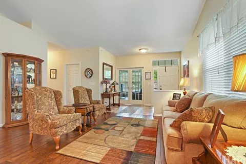 Other - 5952 Leeds Rd, Hoffman Estates, IL 60192 photo 3 of 11