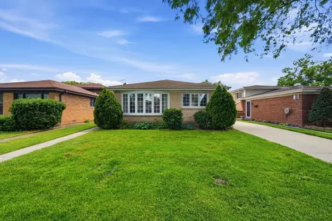 5835 Reba St, Morton Grove, IL 60053