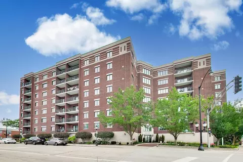 201 N Vail Ave #409, Arlington Heights, IL 60004
