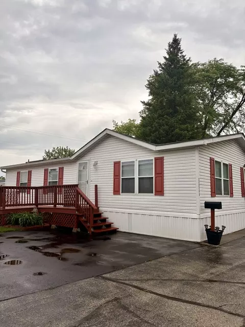 32544 N Center Ln, Grayslake, IL 60030