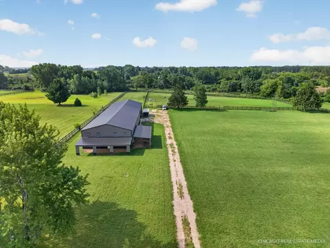 10617 Button Rd, Hebron, IL 60034 photo 2