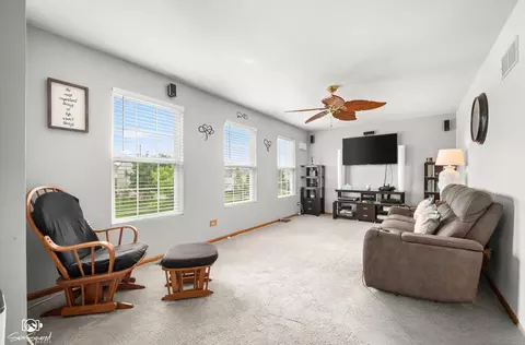 Living - 1801 Caton Ridge Dr, Plainfield, IL 60586 photo 3 of 3