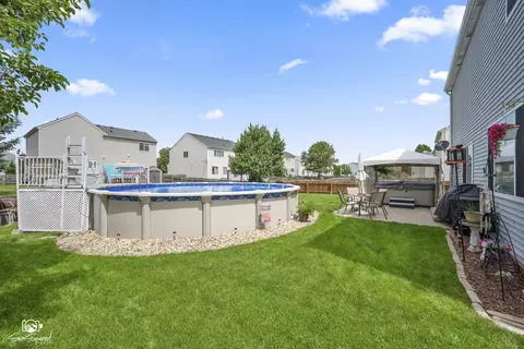 Exterior - 1801 Caton Ridge Dr, Plainfield, IL 60586 photo 4 of 8