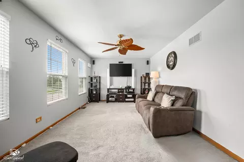 Other - 1801 Caton Ridge Dr, Plainfield, IL 60586 photo 3 of 9