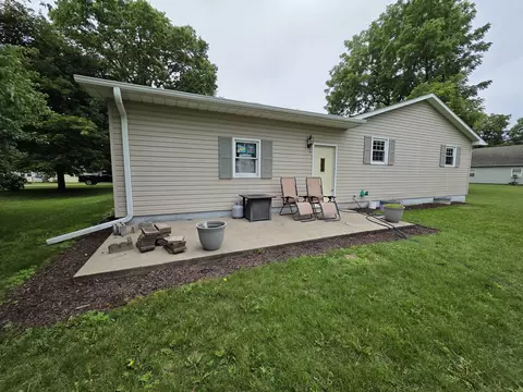 611 E 7th St, Rock Falls, IL 61071 photo 2