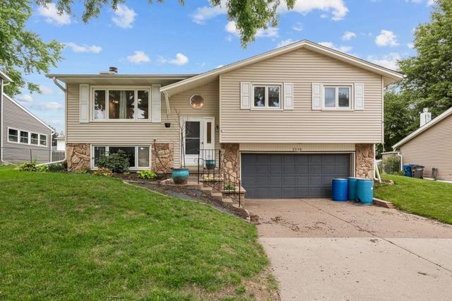 2510 E Crest Ave, Bettendorf, IA 52722