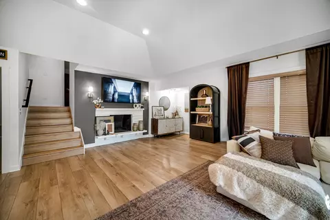 209 S Chase St, Wheaton, IL 60187 photo 7
