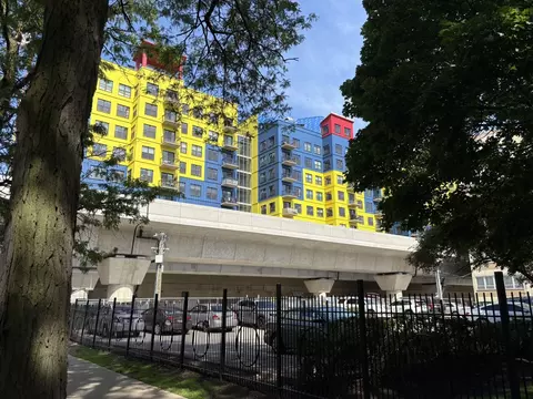 1122 W Catalpa Ave #902, Chicago, IL 60640