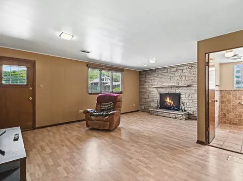 14107 S Mackinaw Ave S, Burnham, IL 60633 photo 10