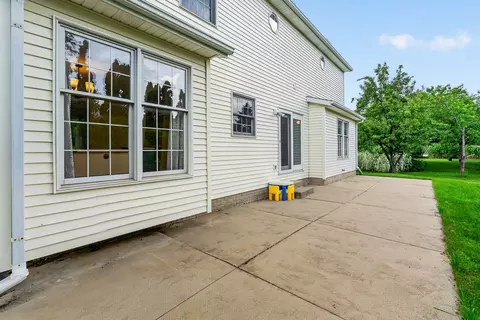 Exterior - 1410 Boyne Ct, Normal, IL 61761 photo 7 of 14