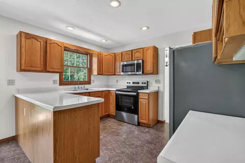 Kitchen - 1410 Boyne Ct, Normal, IL 61761 photo 1 of 4