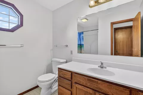Bath - 1410 Boyne Ct, Normal, IL 61761 photo 1 of 3
