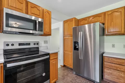 Kitchen - 1410 Boyne Ct, Normal, IL 61761 photo 2 of 4