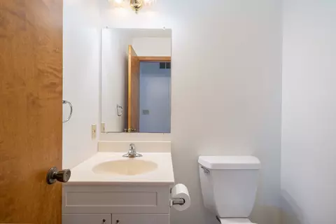 Bath - 1410 Boyne Ct, Normal, IL 61761 photo 3 of 3