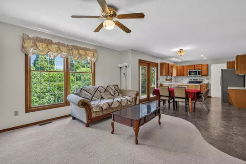 Living - 1410 Boyne Ct, Normal, IL 61761 photo 2 of 5
