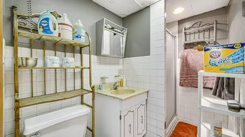 Bath - 1634 W 68th St, Chicago, IL 60636 photo 1 of 5