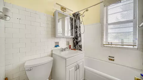 Bath - 1634 W 68th St, Chicago, IL 60636 photo 5 of 5