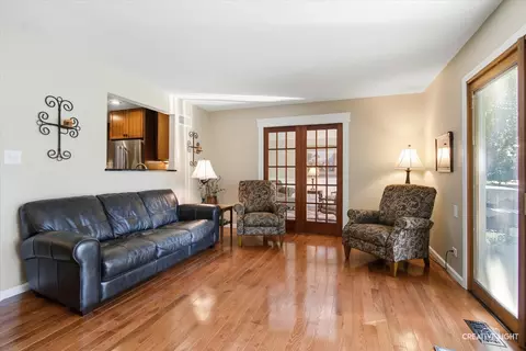 Living - 1493 Sandyhook St, Wheaton, IL 60189 photo 3 of 3