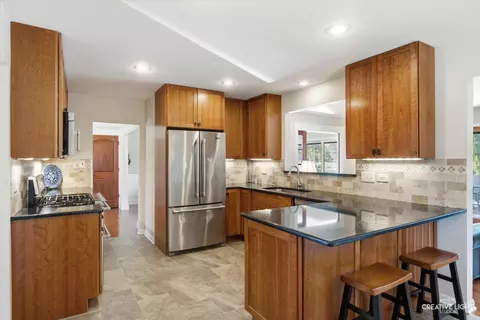 Kitchen - 1493 Sandyhook St, Wheaton, IL 60189 photo 1 of 3