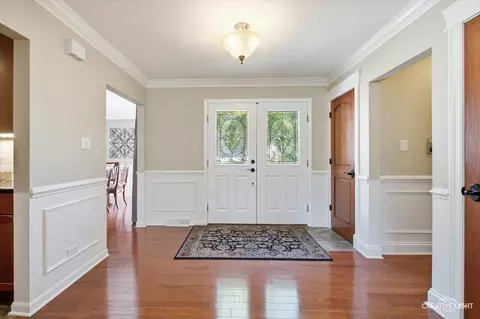 Entry Way - 1493 Sandyhook St, Wheaton, IL 60189 photo 1 of 2