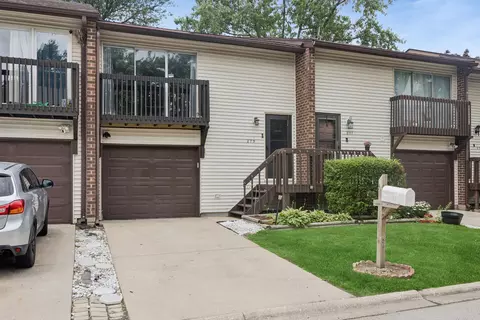 275 Old Elm Dr, Bolingbrook, IL 60440