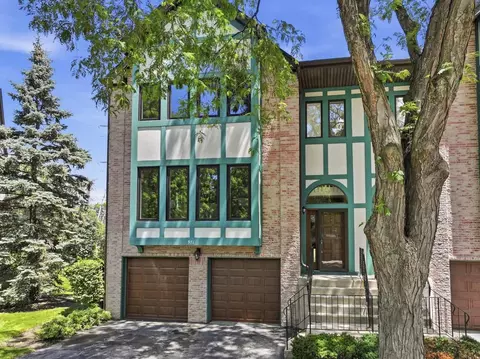 971 W Essex Pl, Arlington Heights, IL 60004