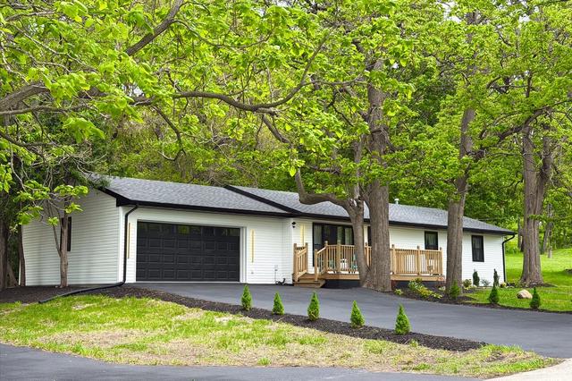 35 W302 Pinelands Rd, Saint Charles, IL 60174